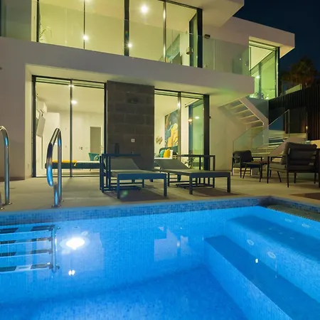 Villa 200m² New B With Private, Heated Pool And Amazing Ocean View. Costa Adeje (Tenerife)